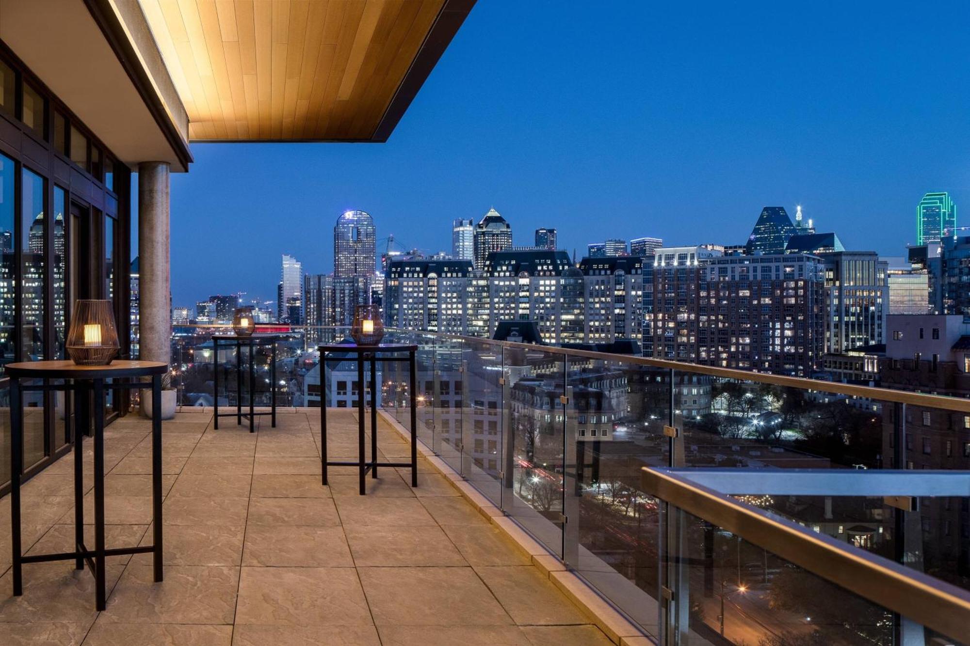 Marriott Dallas Uptown Exterior photo